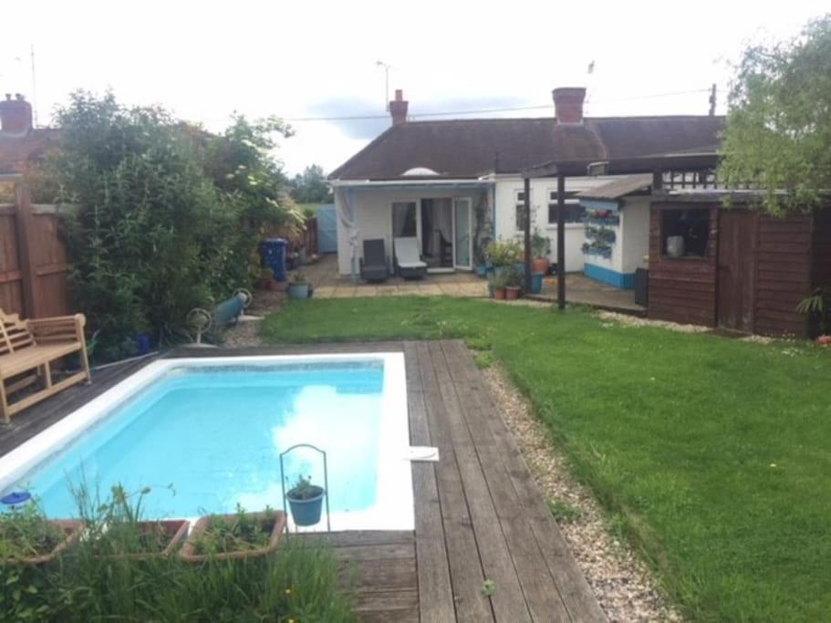 Modern Bungalow With Private Swimming Pool Maidenhead Esterno foto