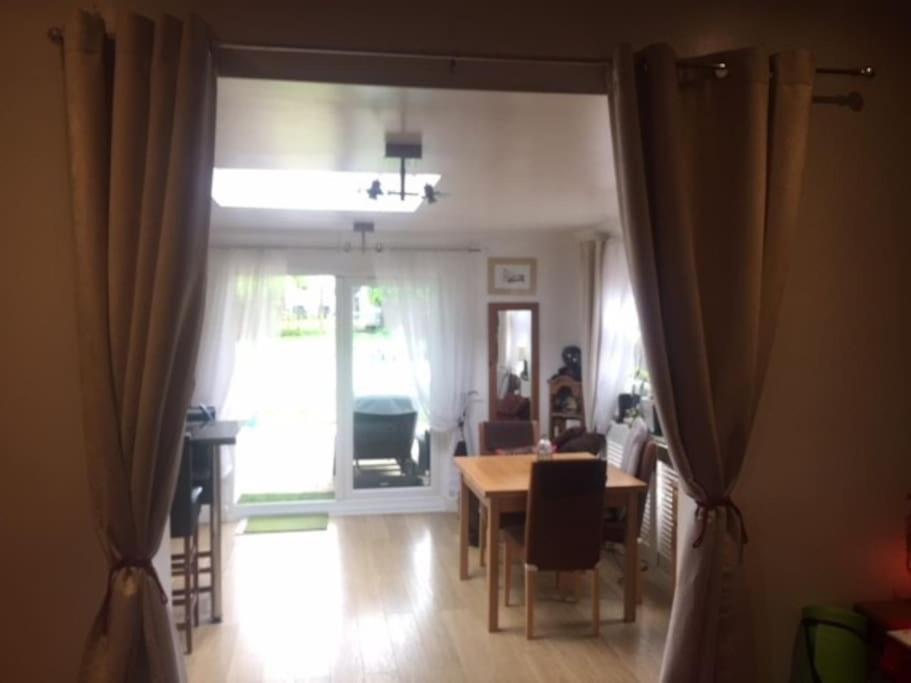 Modern Bungalow With Private Swimming Pool Maidenhead Esterno foto